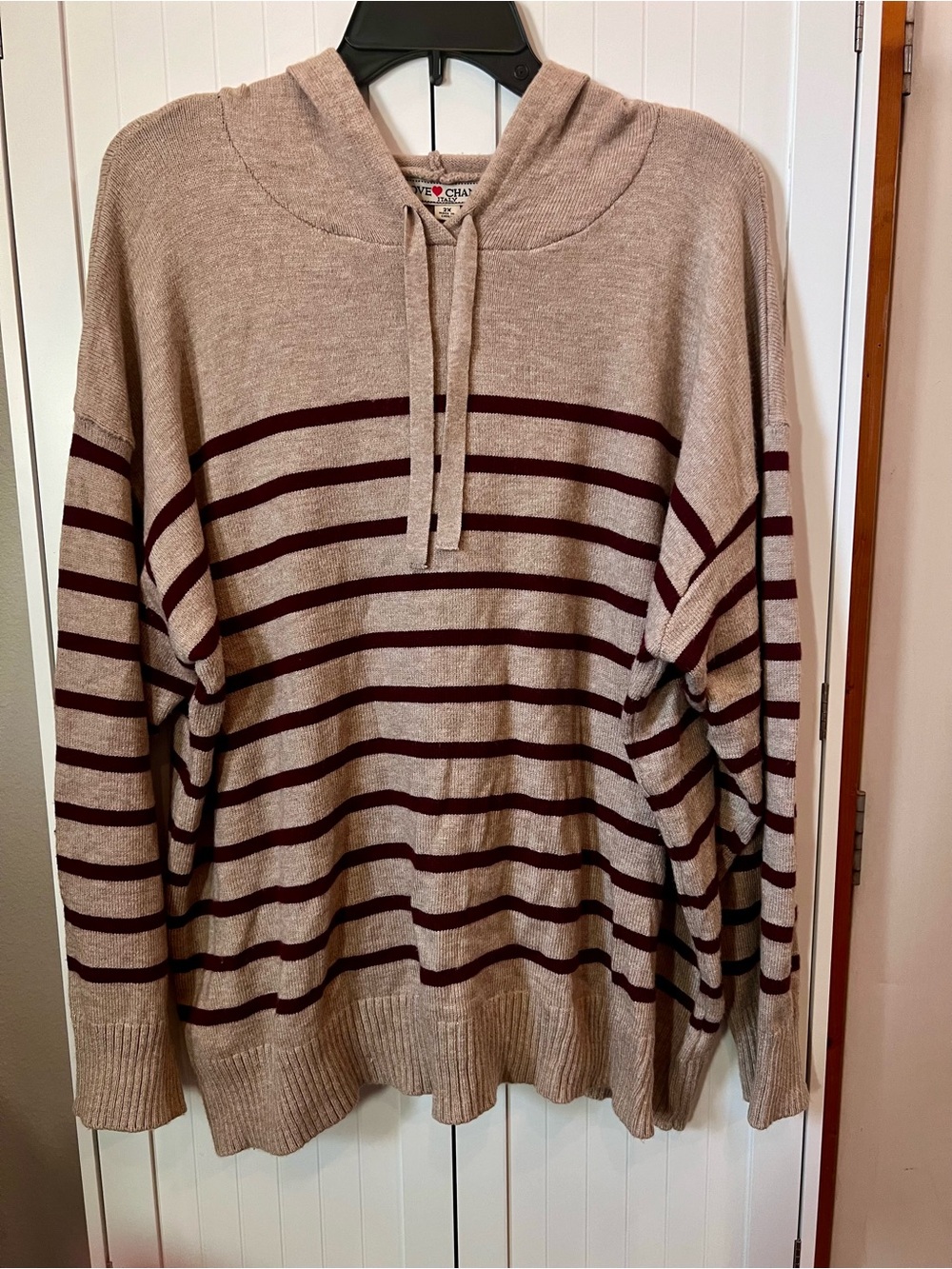 Hooded Crewneck Sweater in Beige with Burgundy Stripes